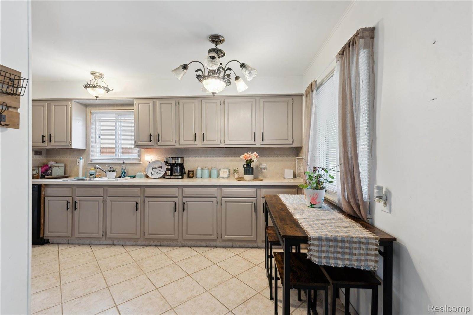 6057 Sylvia Street, TaylorCity_Wayne, MI 48180