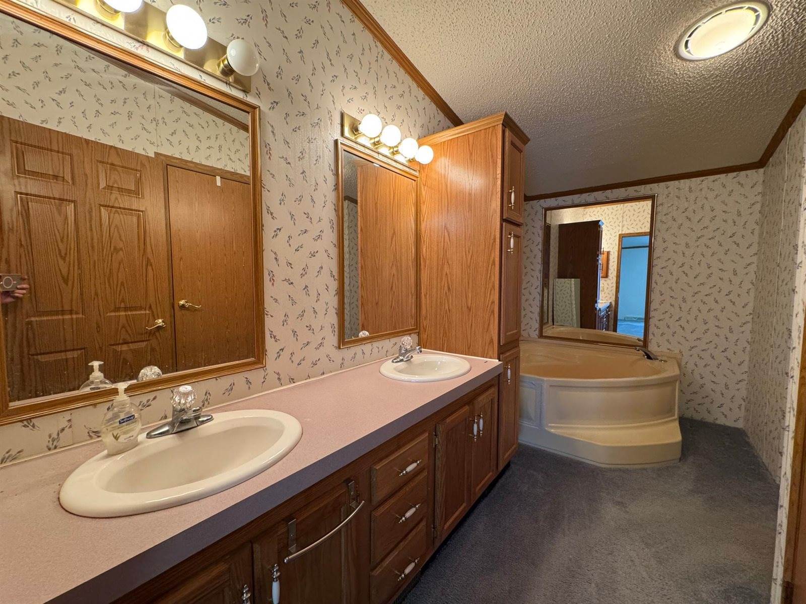 1616 4th Avenue, International Falls, MN 56649