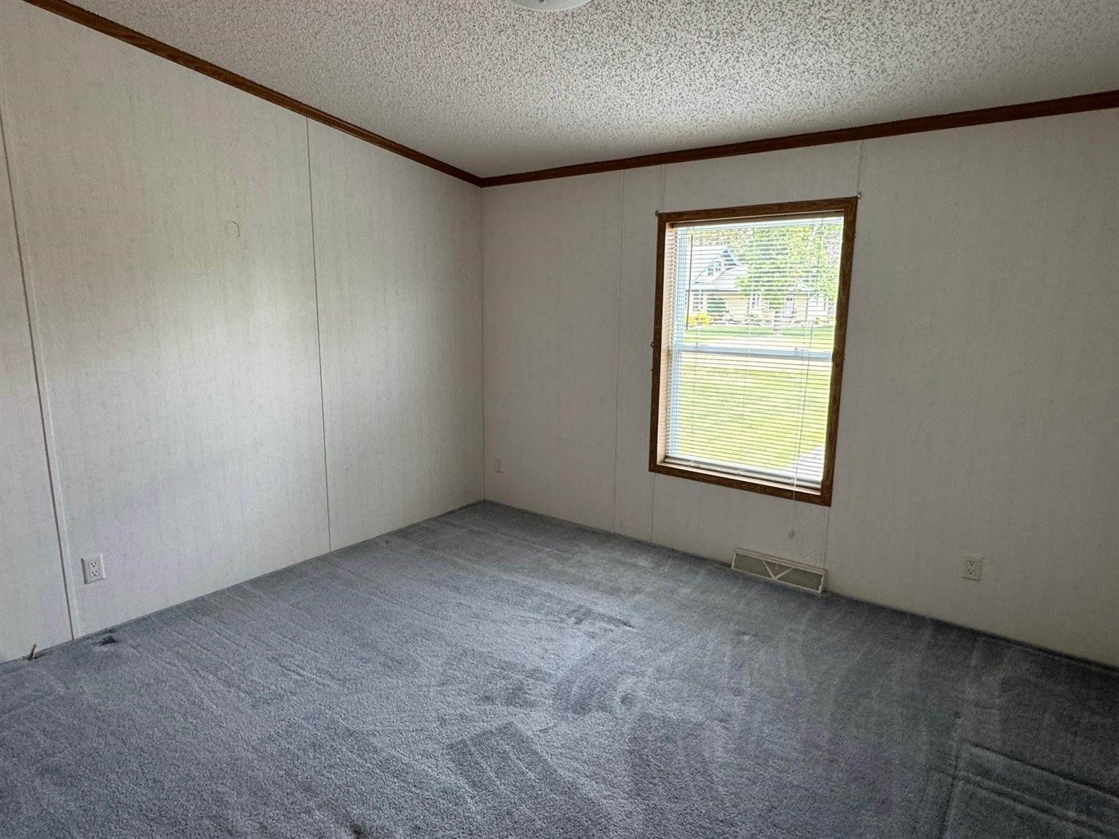 1616 4th Avenue, International Falls, MN 56649