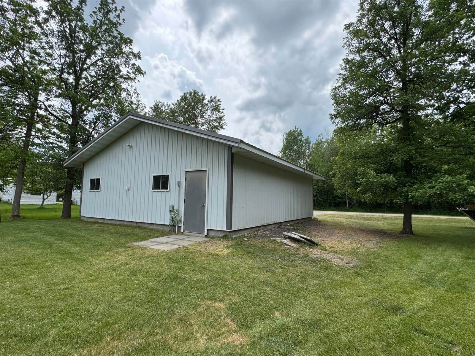 1616 4th Avenue, International Falls, MN 56649