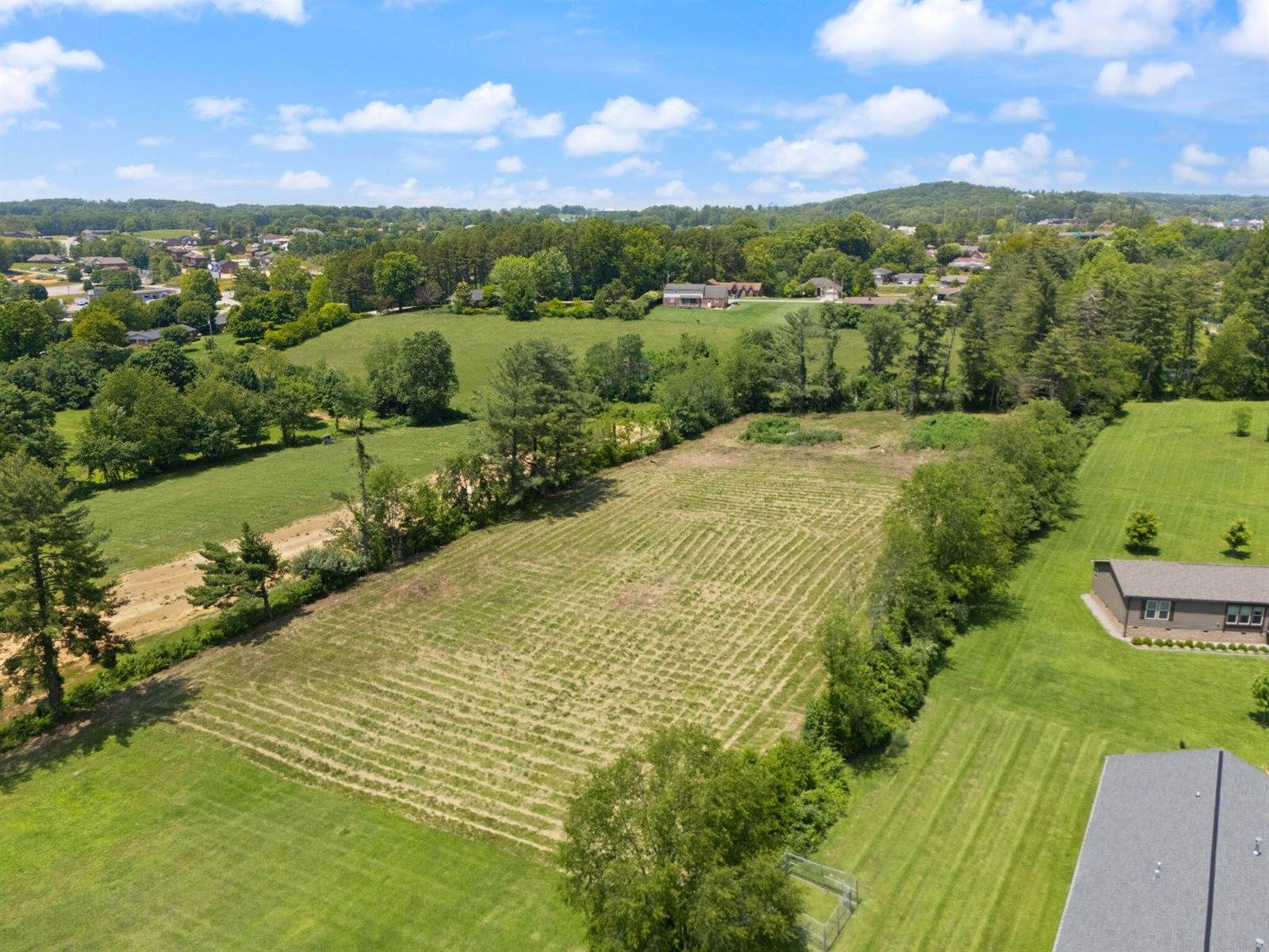 386 a Boggs Road, London, KY 40744