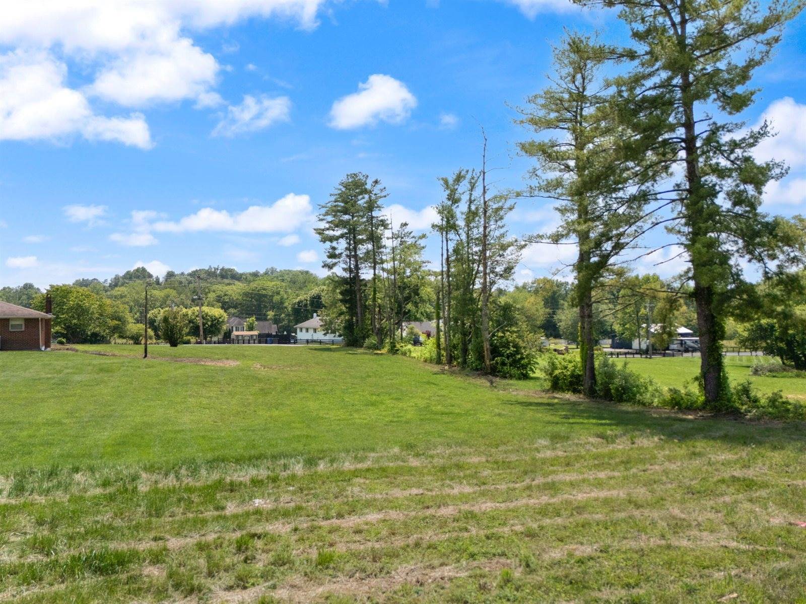 386 a Boggs Road, London, KY 40744