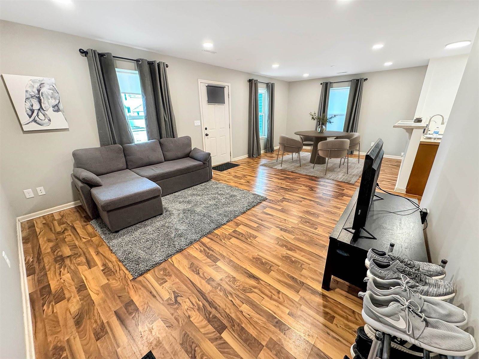 1609/1613 1st Ave. SE, Minot, ND 58701