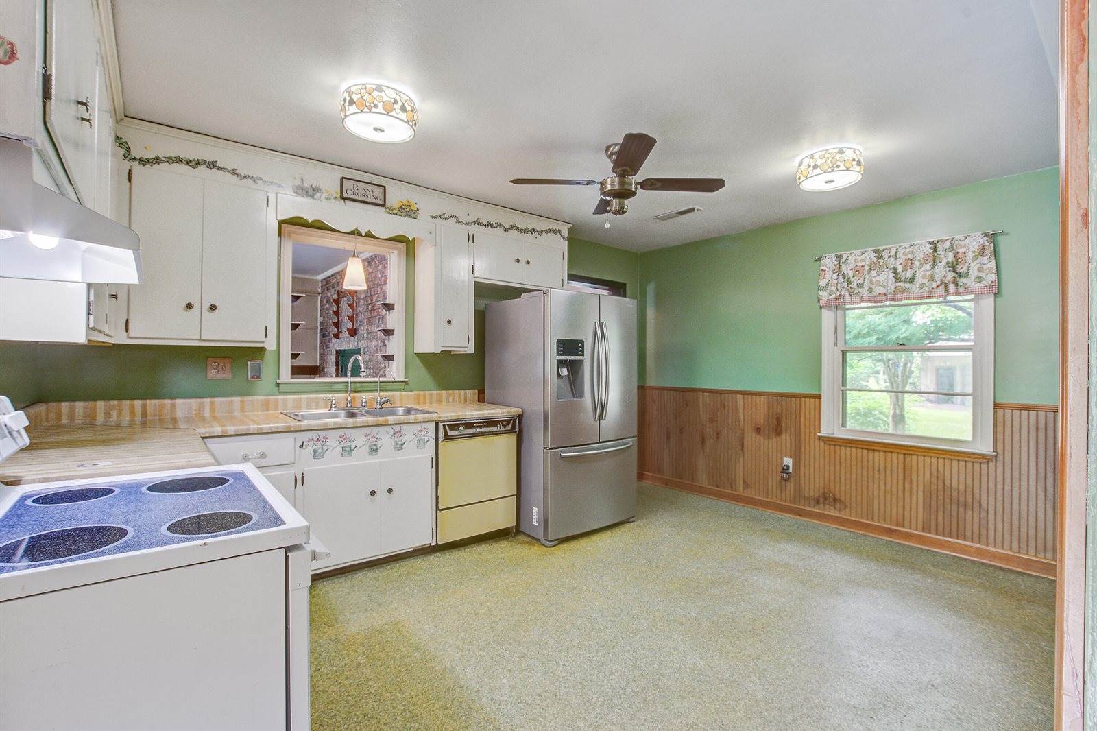 2903 Shadow Lane, North Charleston, SC 29406