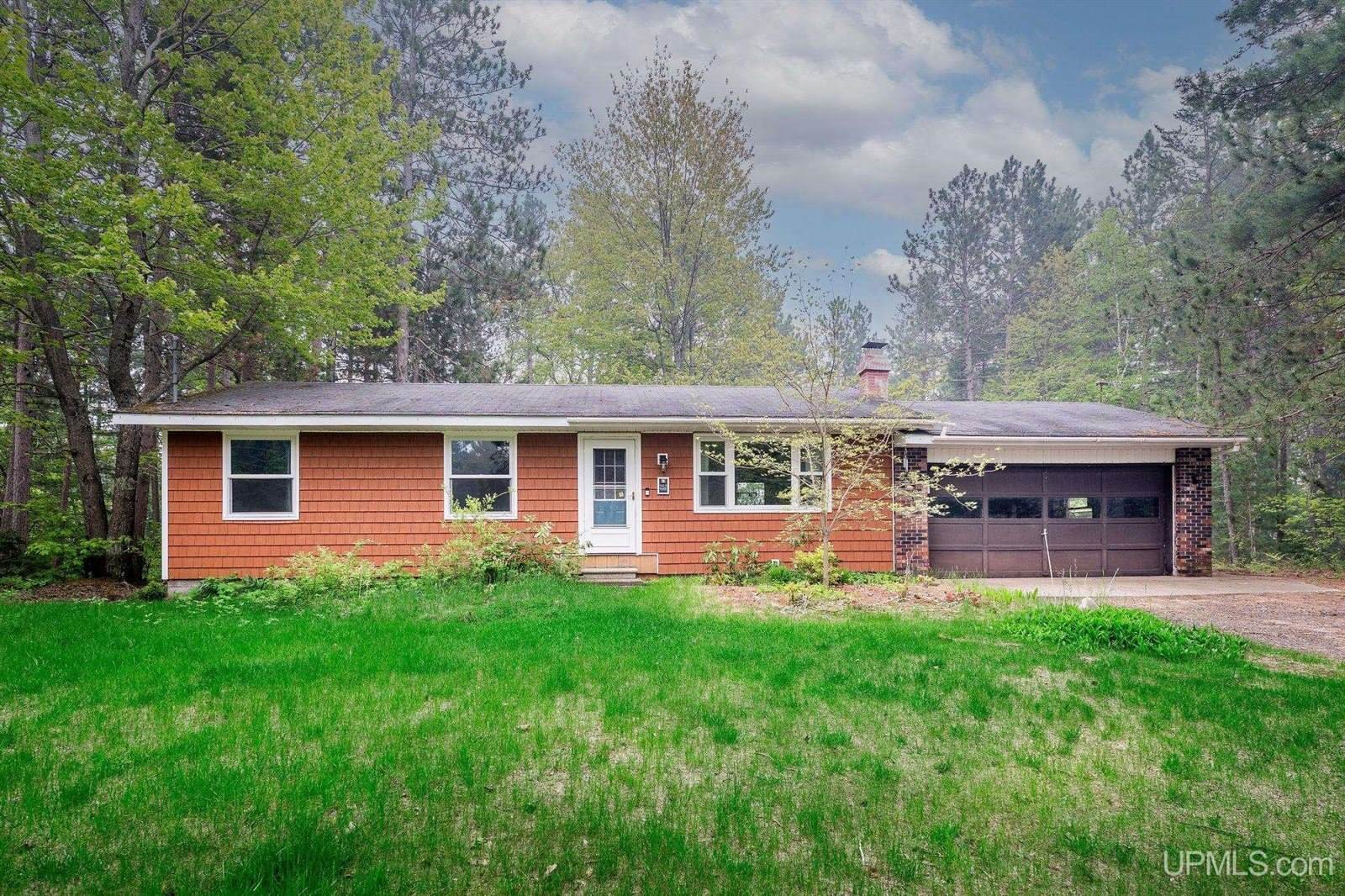 252 Timber Lane, Marquette, MI 49855