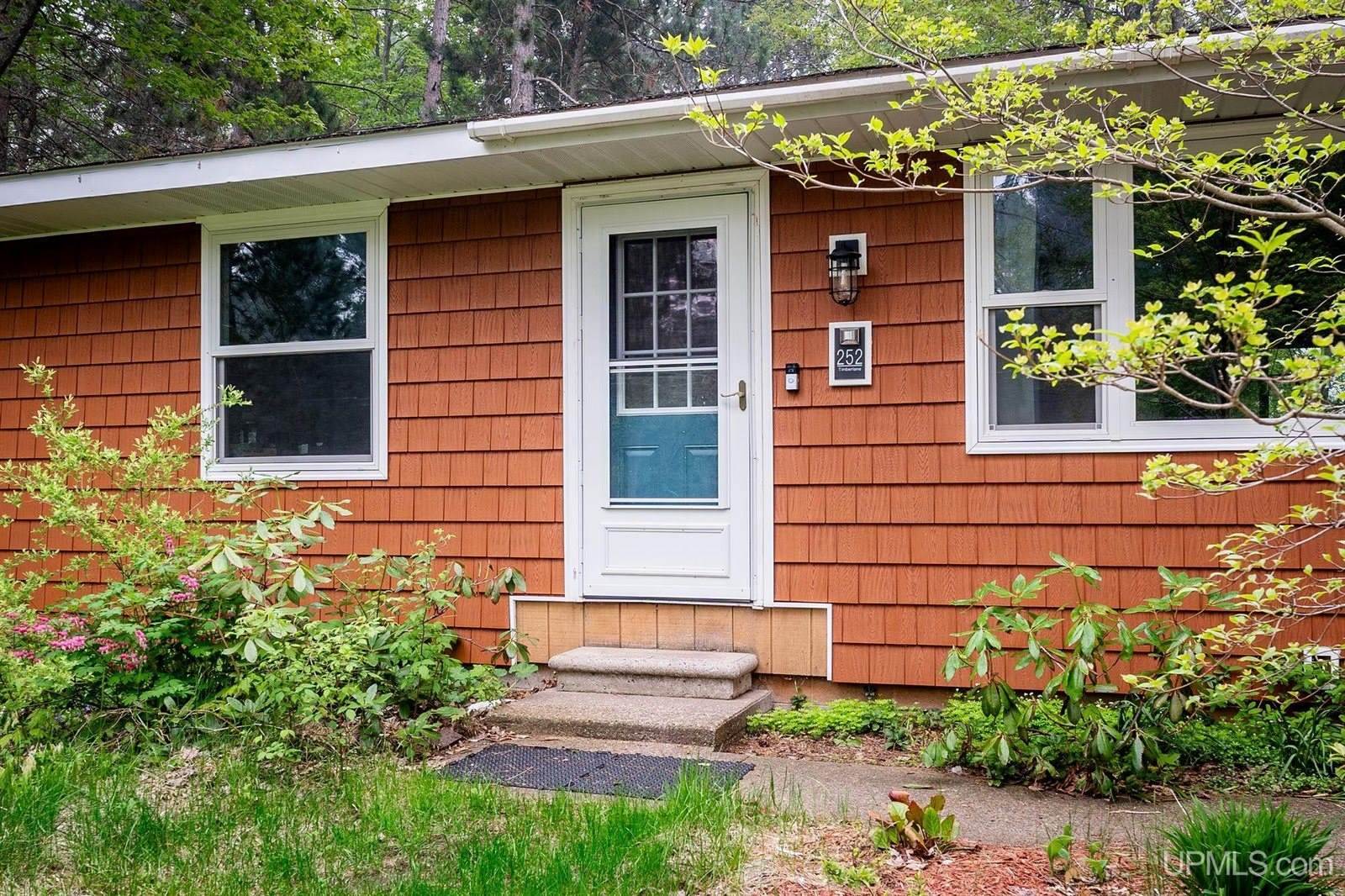 252 Timber Lane, Marquette, MI 49855