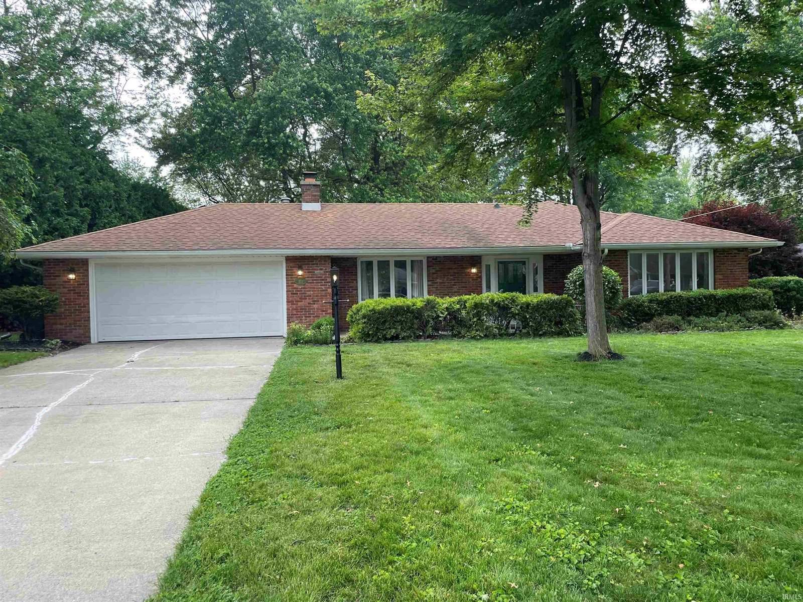 213 N Bayberry Lane, Muncie, IN 47304