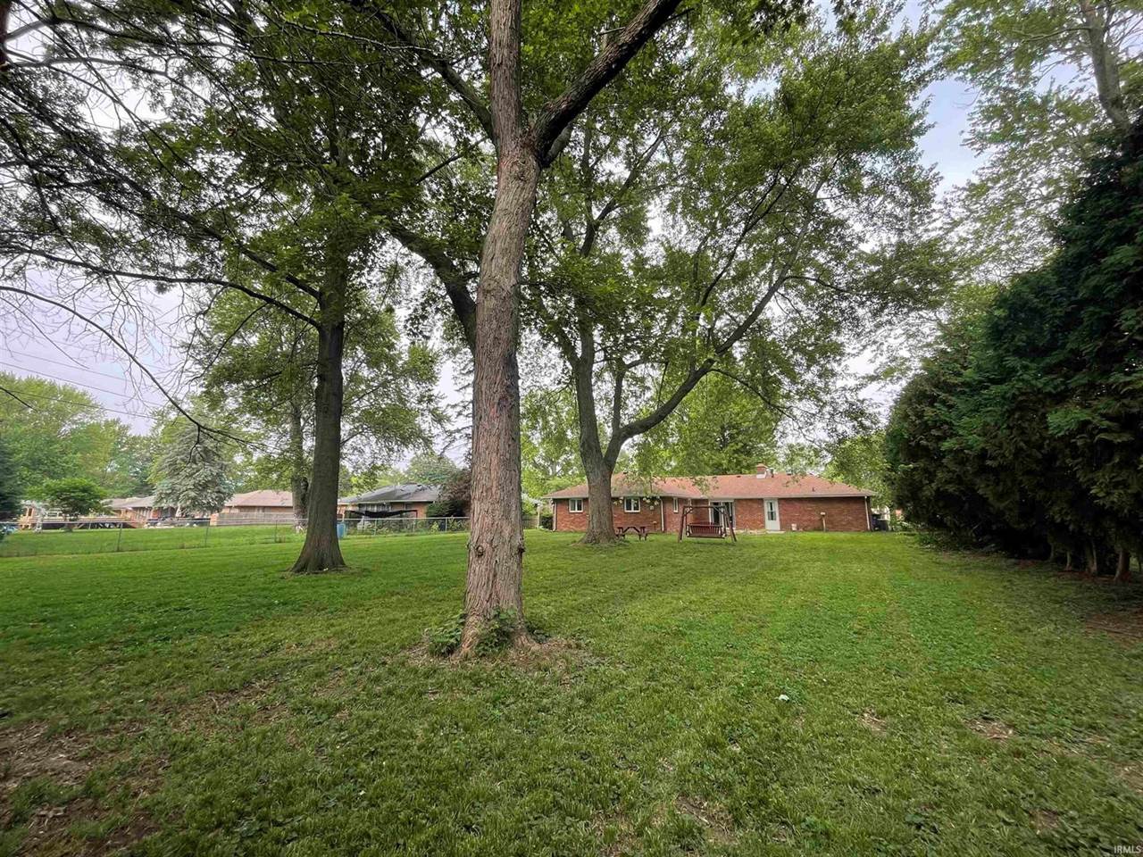 213 N Bayberry Lane, Muncie, IN 47304