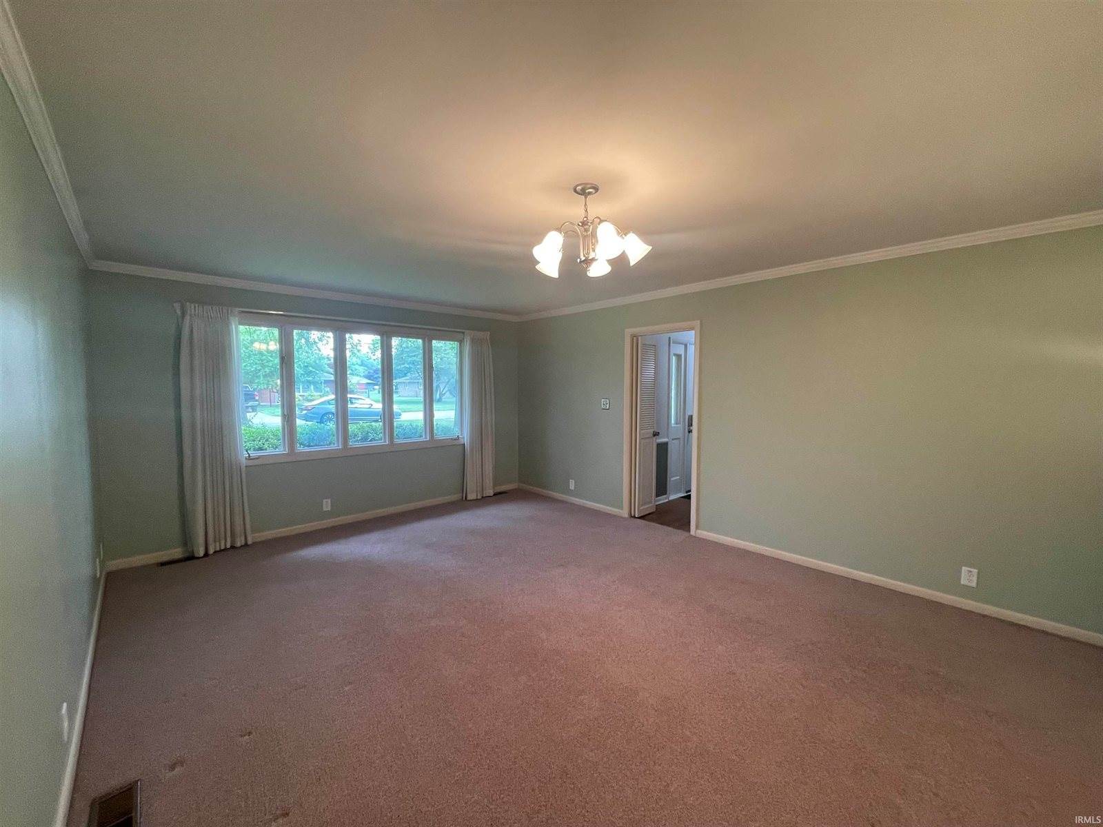 213 N Bayberry Lane, Muncie, IN 47304