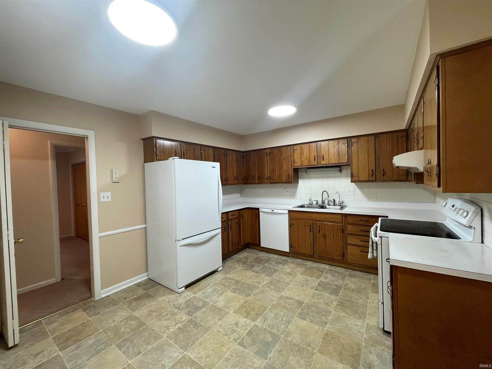 213 N Bayberry Lane, Muncie, IN 47304