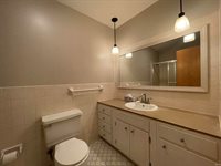 213 N Bayberry Lane, Muncie, IN 47304