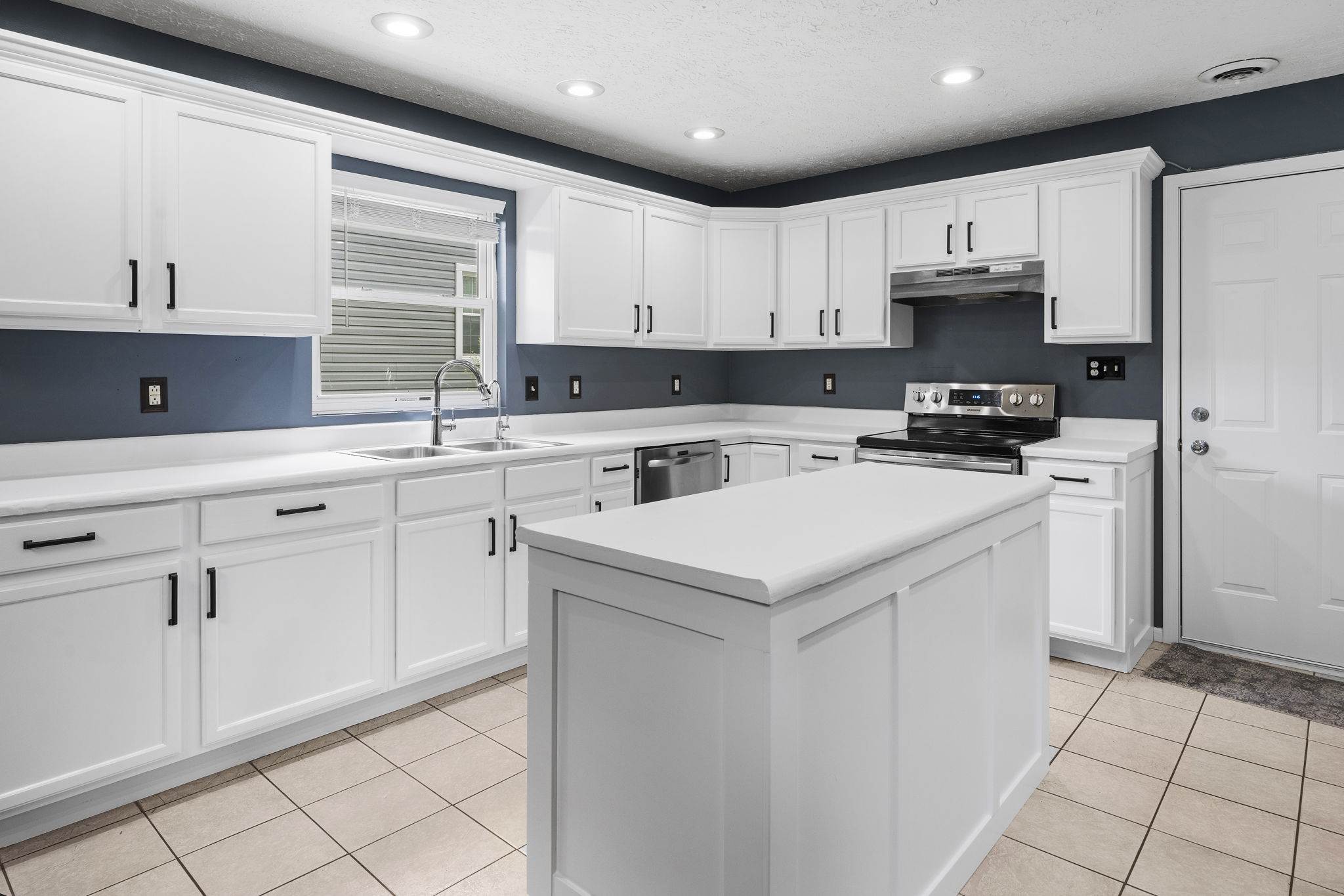 2759 Crawford St, Terre Haute, IN 47803