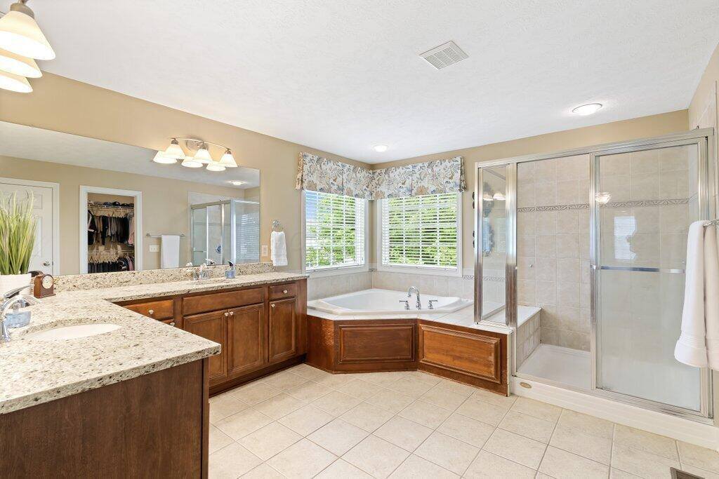 345 Quarter Way, Delaware, OH 43015