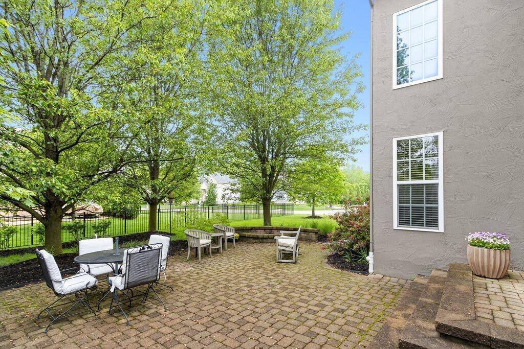 345 Quarter Way, Delaware, OH 43015