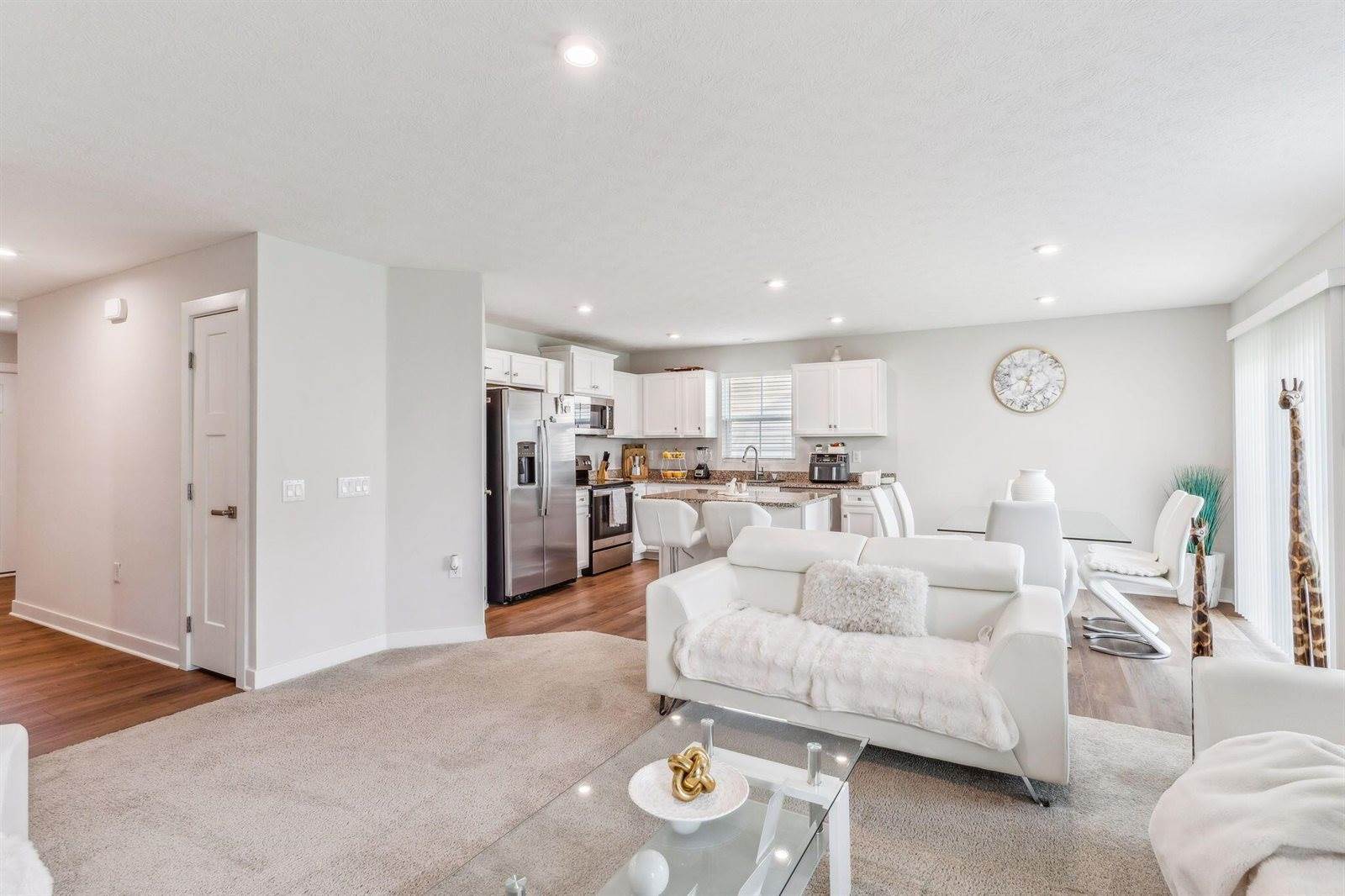 2374 Mcclouds Square, Marysville, OH 43040