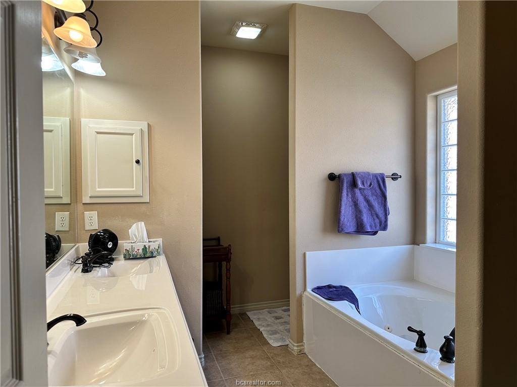 3908 Tournay Lane, College Station, TX 77845