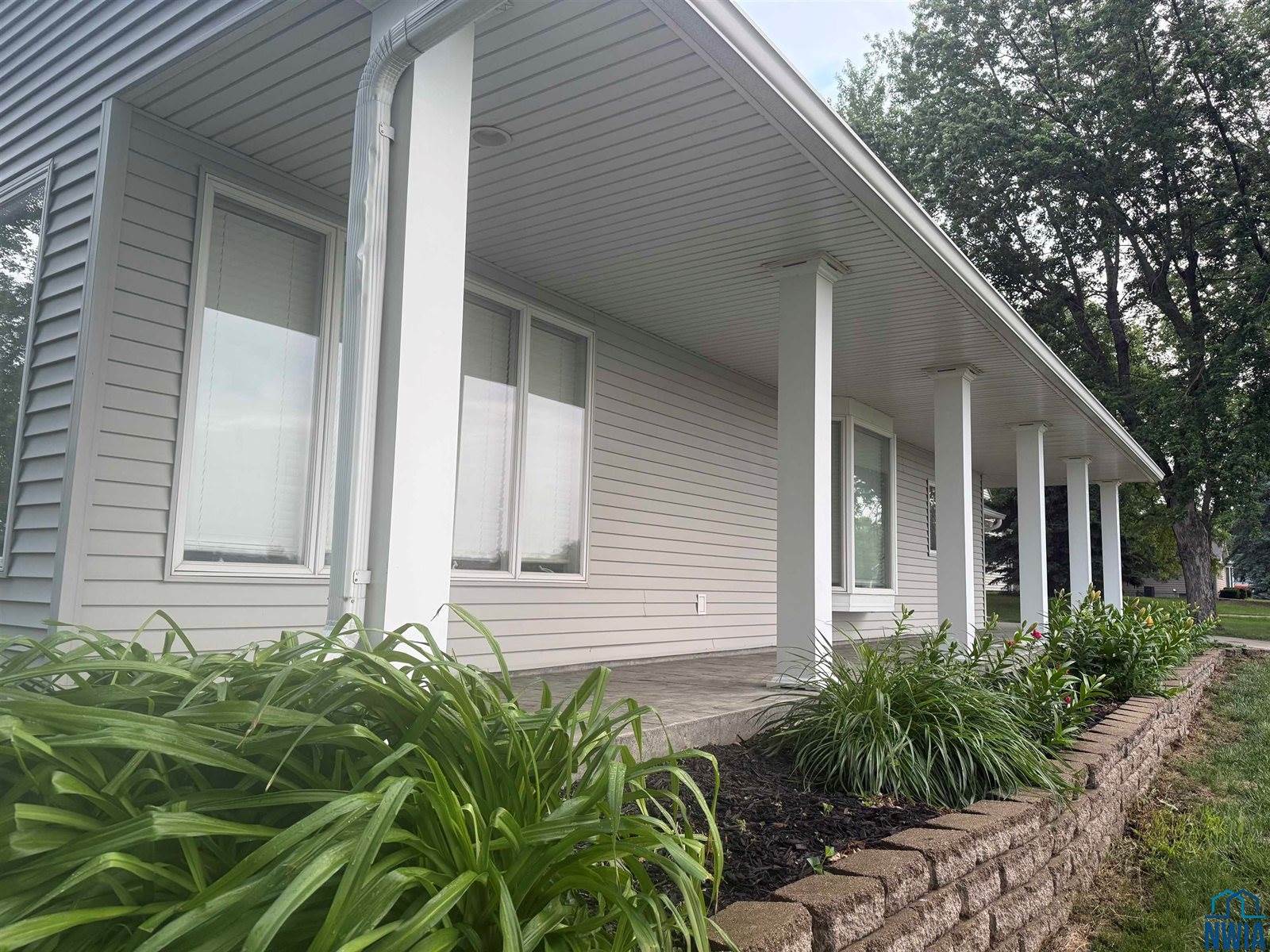 631 South St, Akron, IA 51001