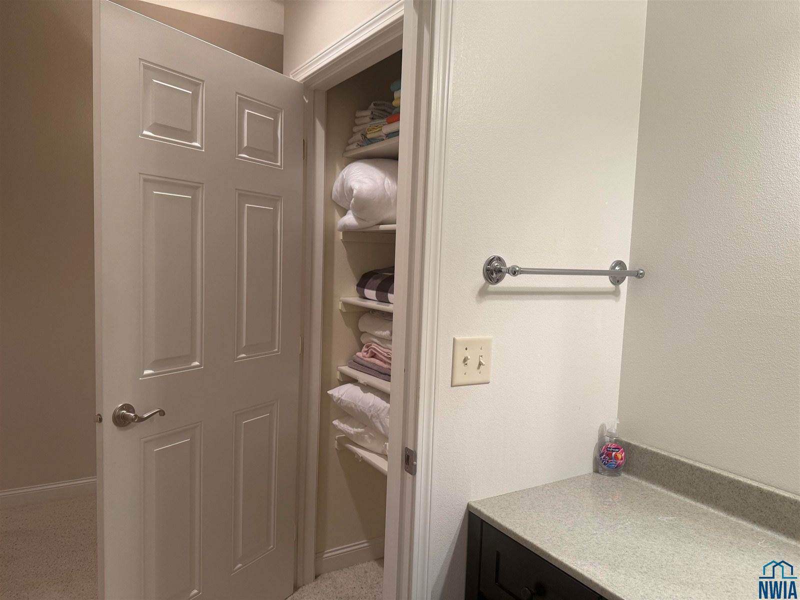 631 South St, Akron, IA 51001