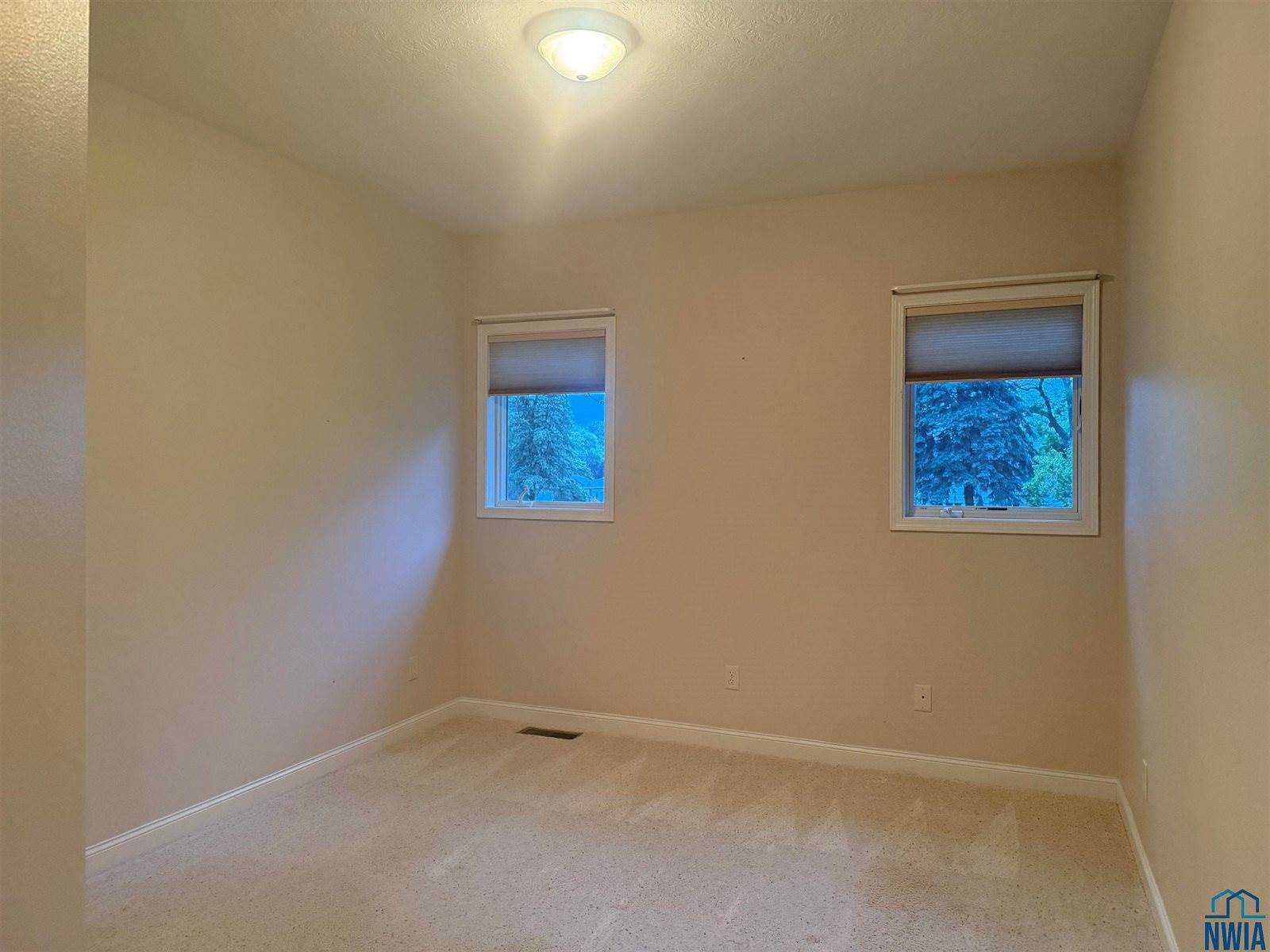 631 South St, Akron, IA 51001