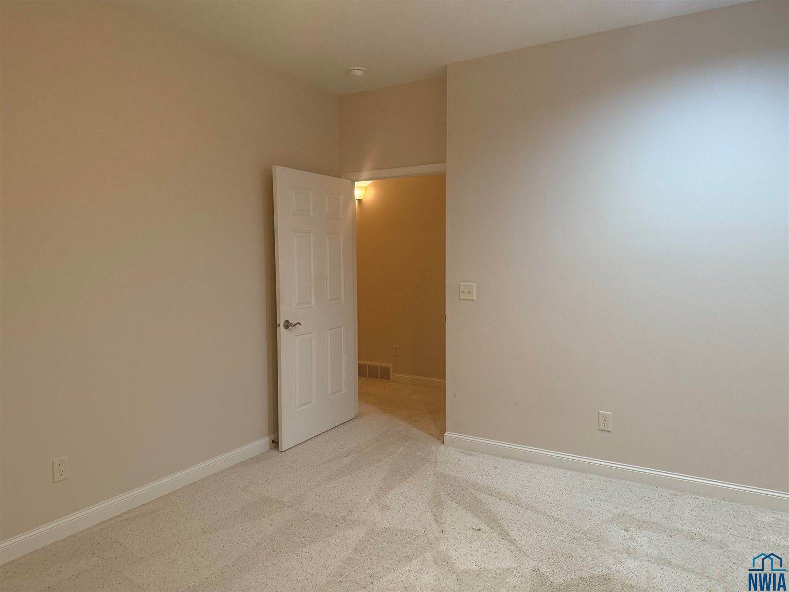 631 South St, Akron, IA 51001