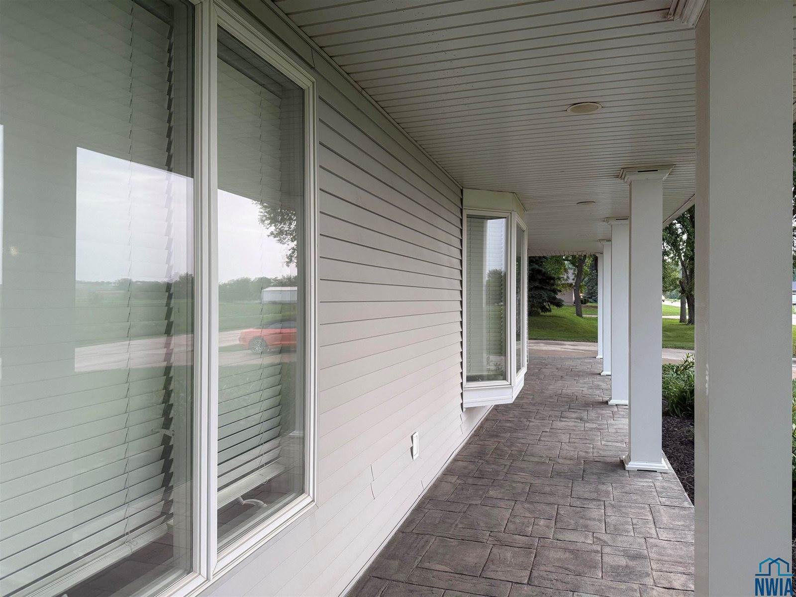 631 South St, Akron, IA 51001