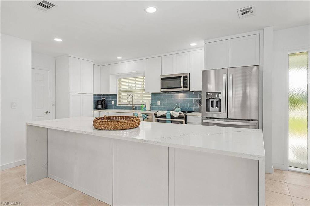 5314 Cobalt Ct, Cape Coral, FL 33904