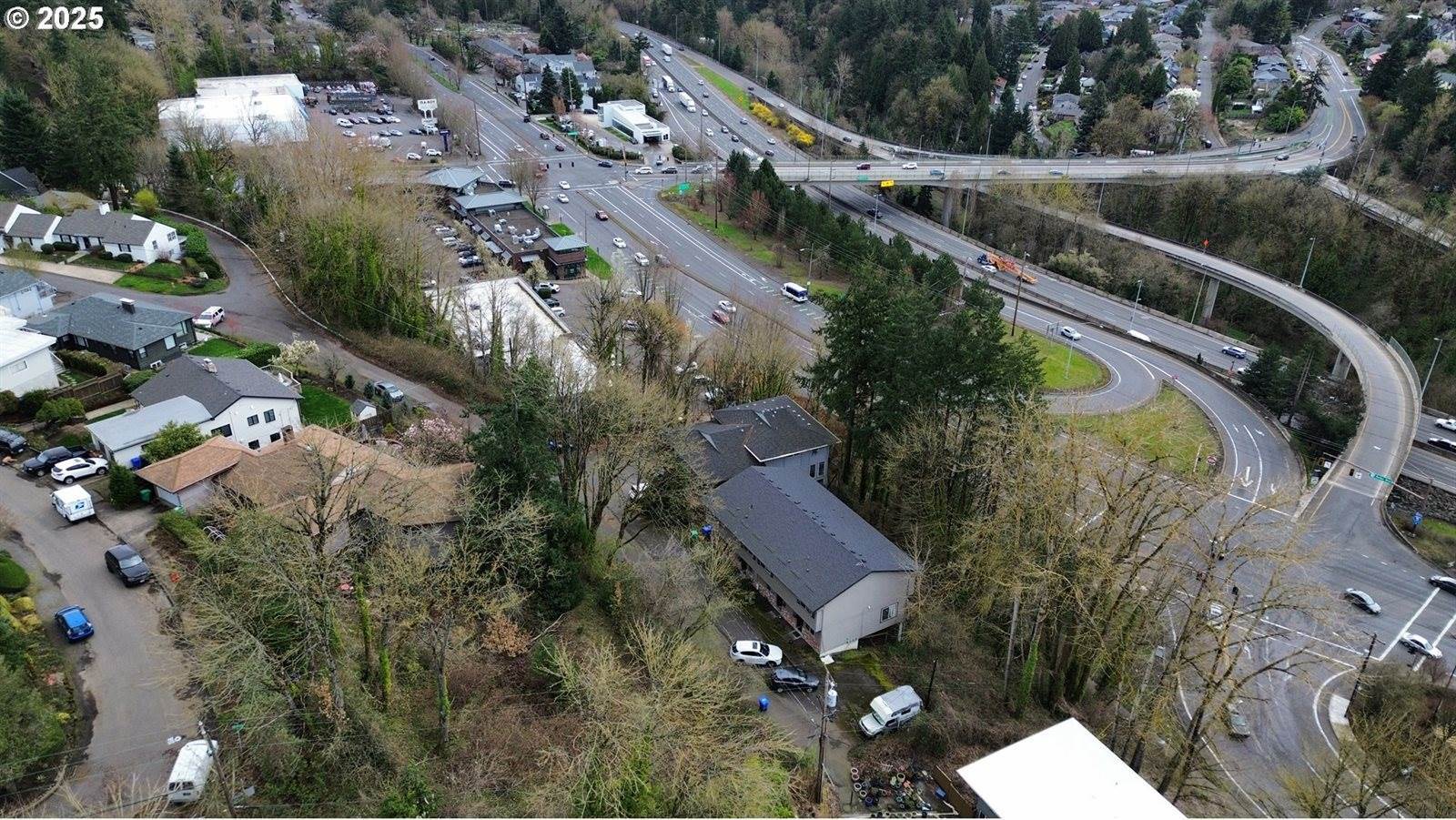 940 SW Caldew Dr, Portland, OR 97219