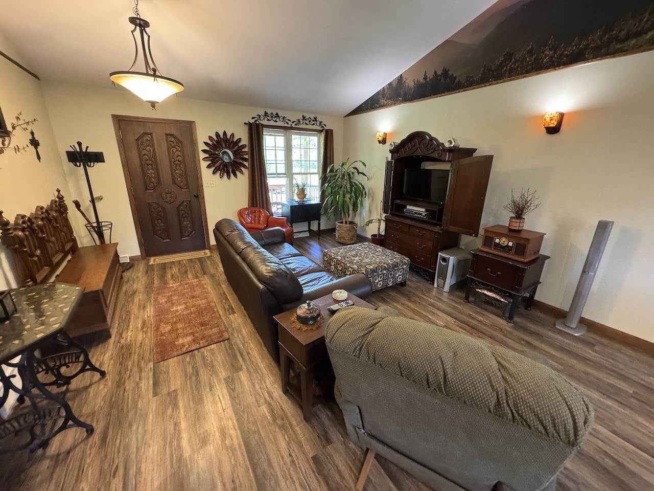 212382 Deer Path Lane, Hatley, WI 54440