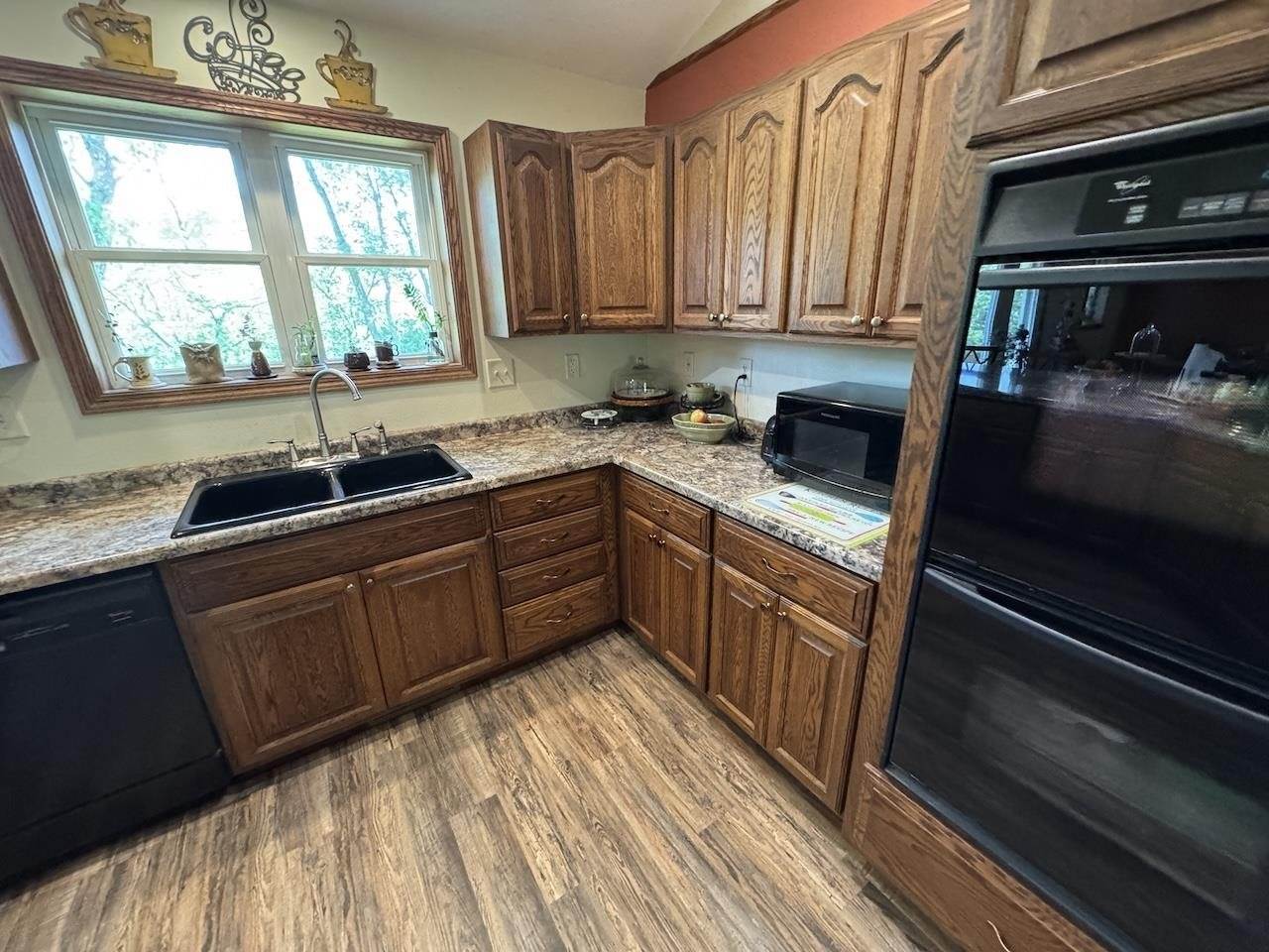 212382 Deer Path Lane, Hatley, WI 54440