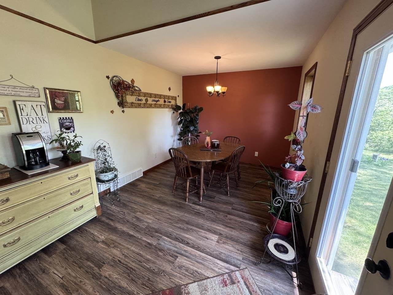 212382 Deer Path Lane, Hatley, WI 54440