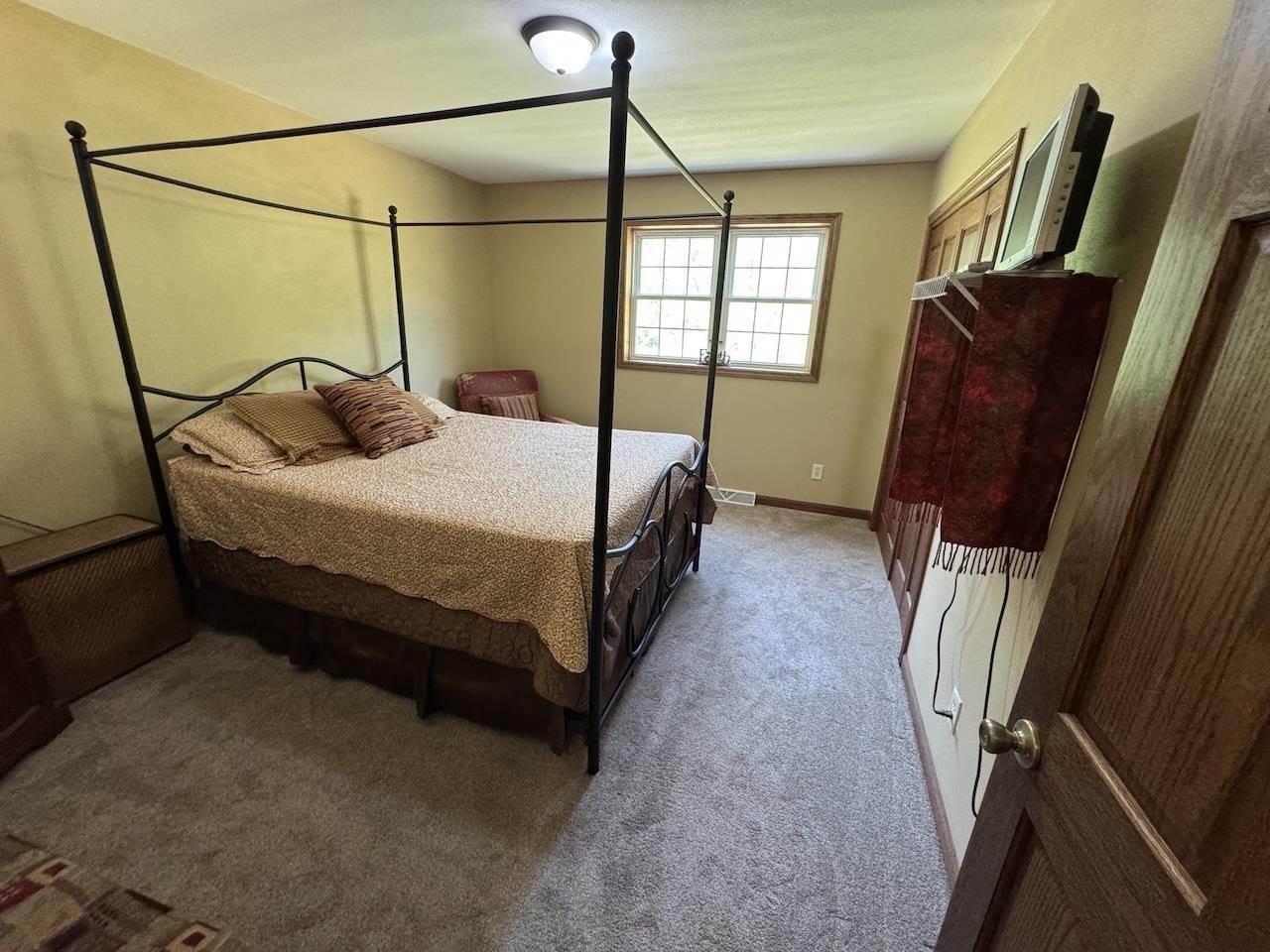 212382 Deer Path Lane, Hatley, WI 54440