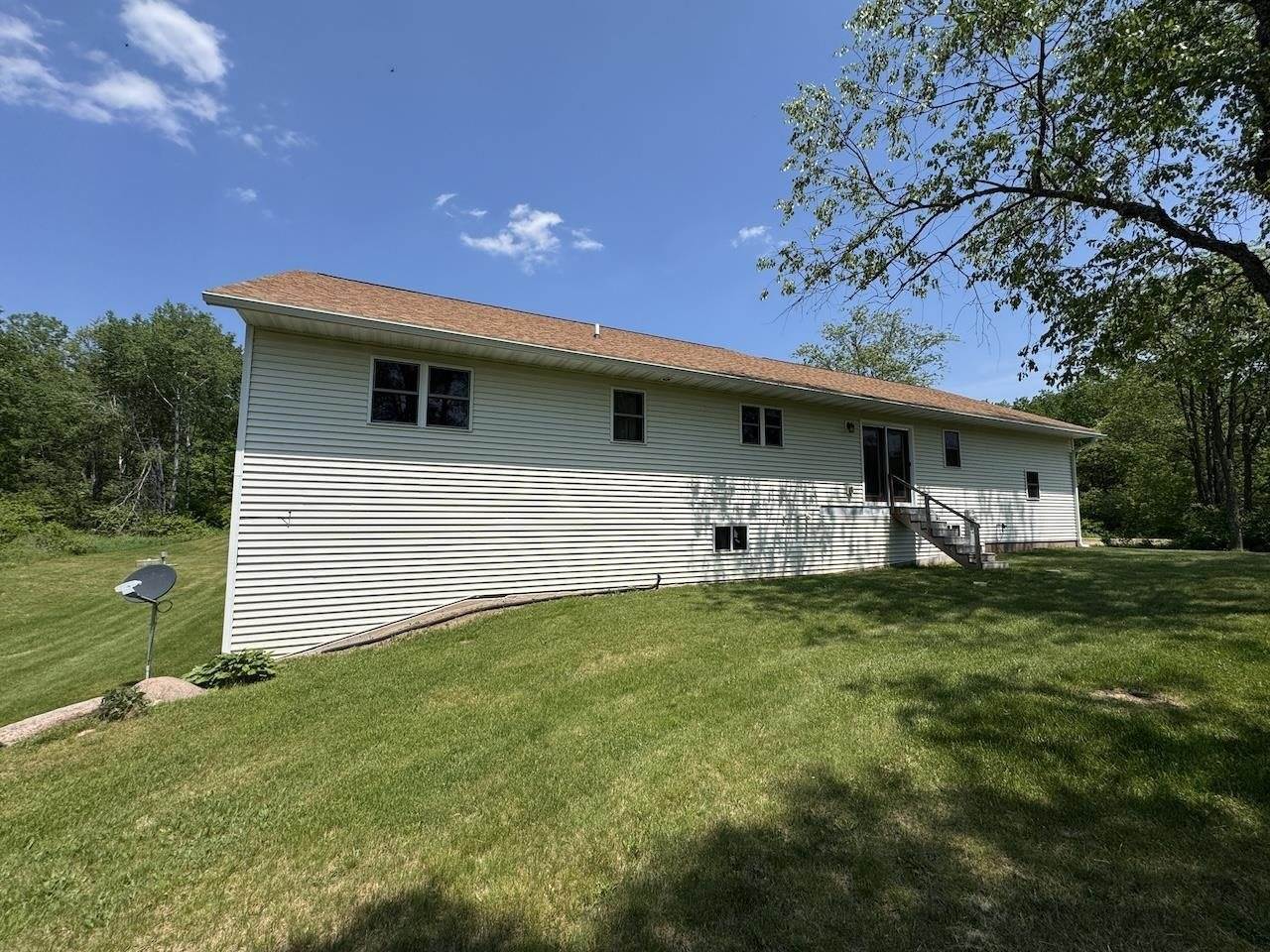 212382 Deer Path Lane, Hatley, WI 54440