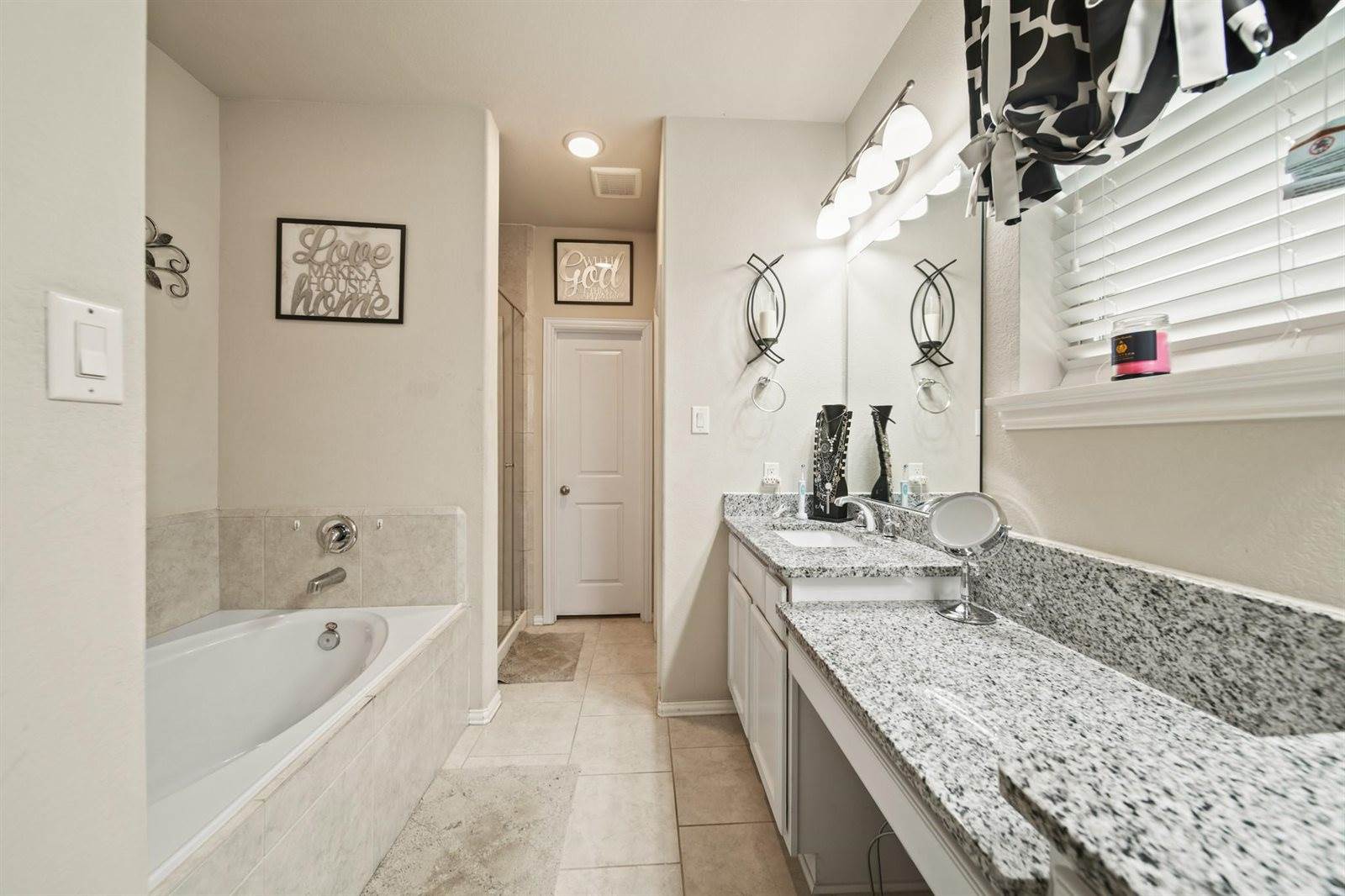 4320 Mesquite Terrace Drive, Manvel, TX 77578