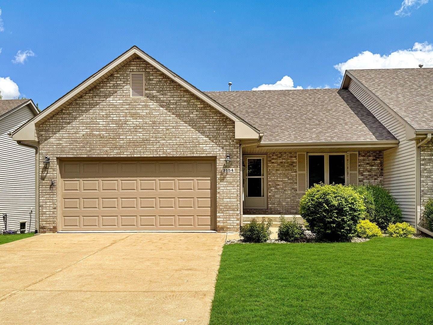 3154 Sandy Pointe Drive, #1, Freeport, IL 61032