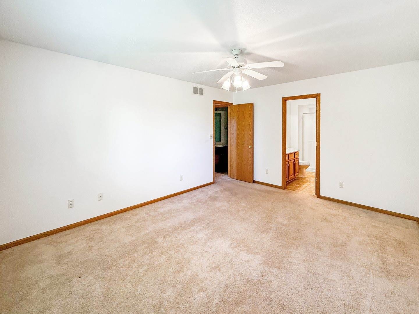 3154 Sandy Pointe Drive, #1, Freeport, IL 61032