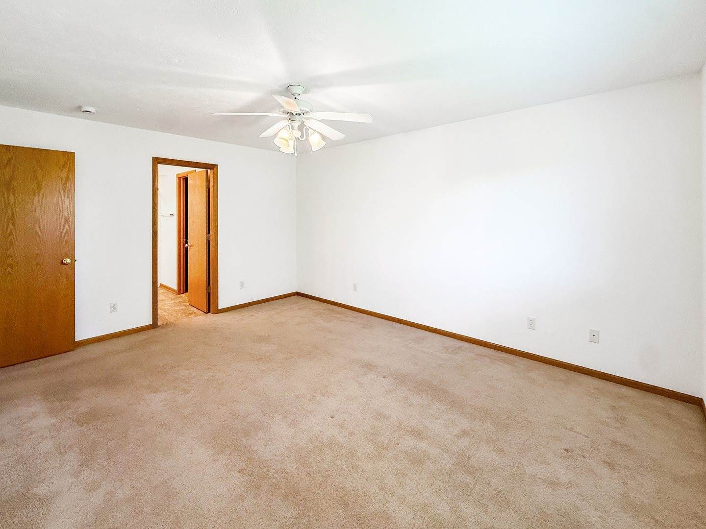 3154 Sandy Pointe Drive, #1, Freeport, IL 61032