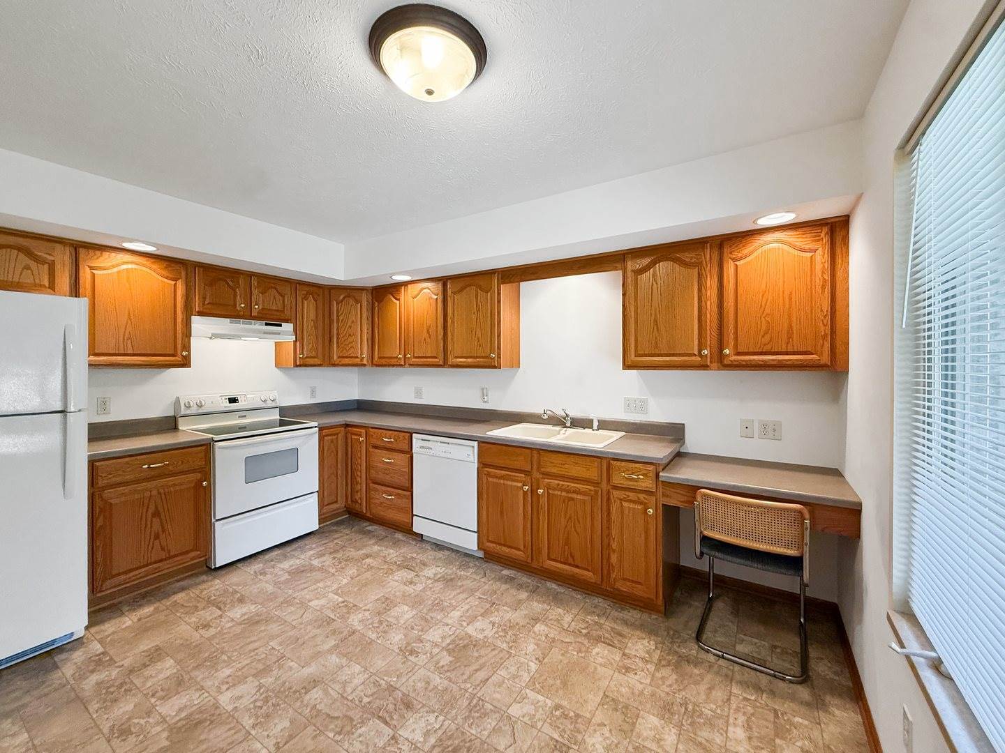 3154 Sandy Pointe Drive, #1, Freeport, IL 61032