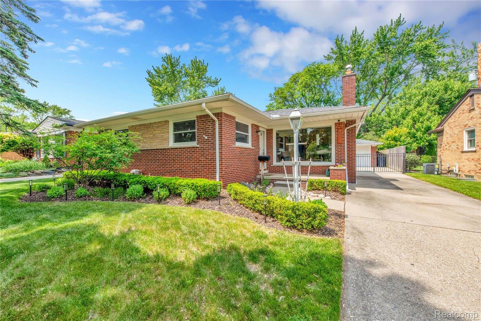 4006 Highfield Road, RoyalOakCity_Oakland, MI 48073