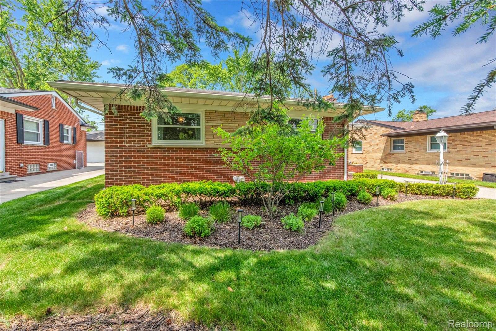 4006 Highfield Road, RoyalOakCity_Oakland, MI 48073