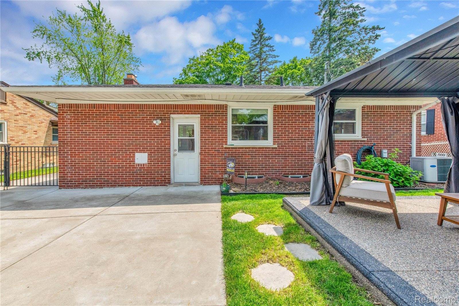 4006 Highfield Road, RoyalOakCity_Oakland, MI 48073