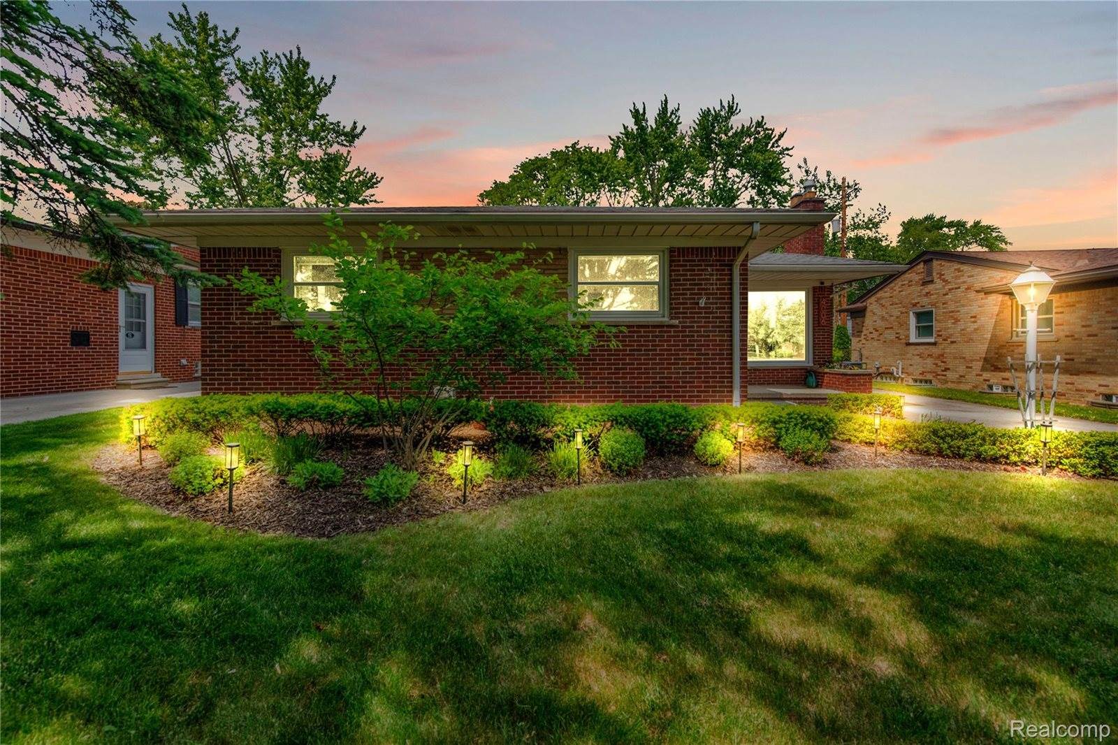 4006 Highfield Road, RoyalOakCity_Oakland, MI 48073