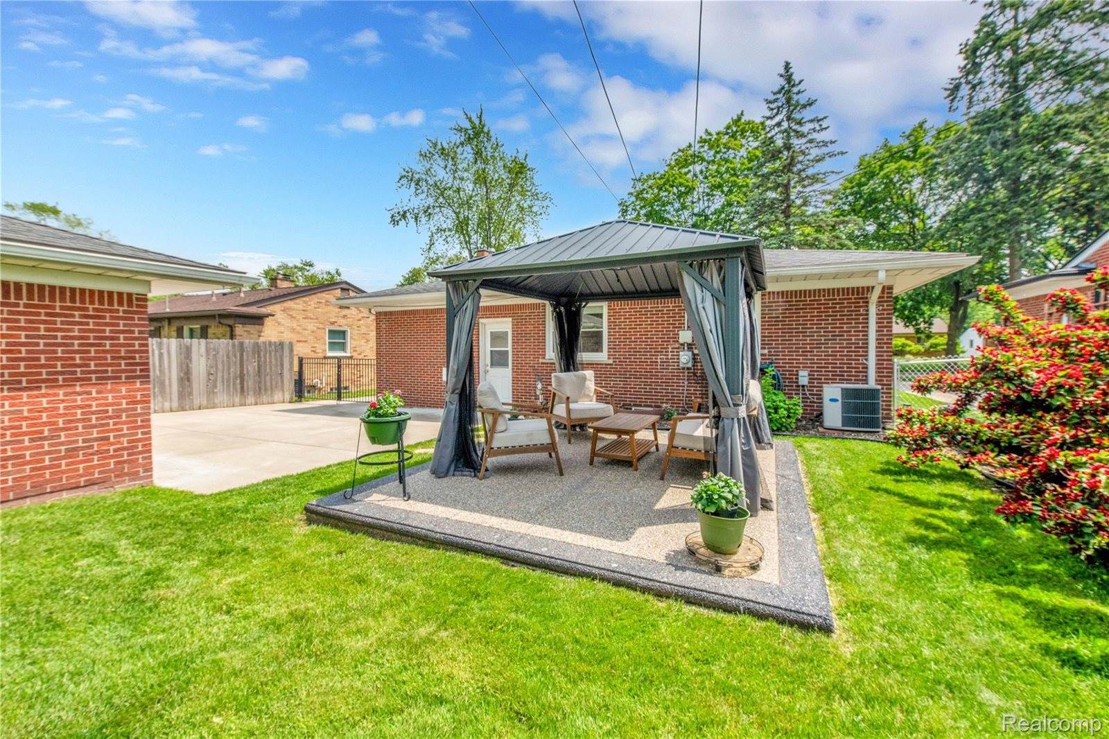 4006 Highfield Road, RoyalOakCity_Oakland, MI 48073