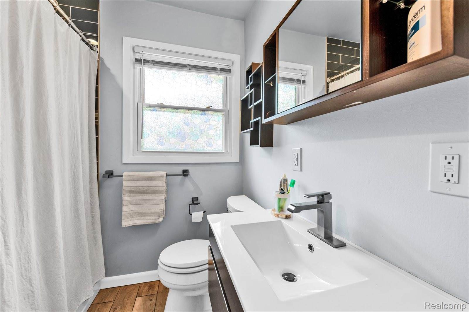 4006 Highfield Road, RoyalOakCity_Oakland, MI 48073