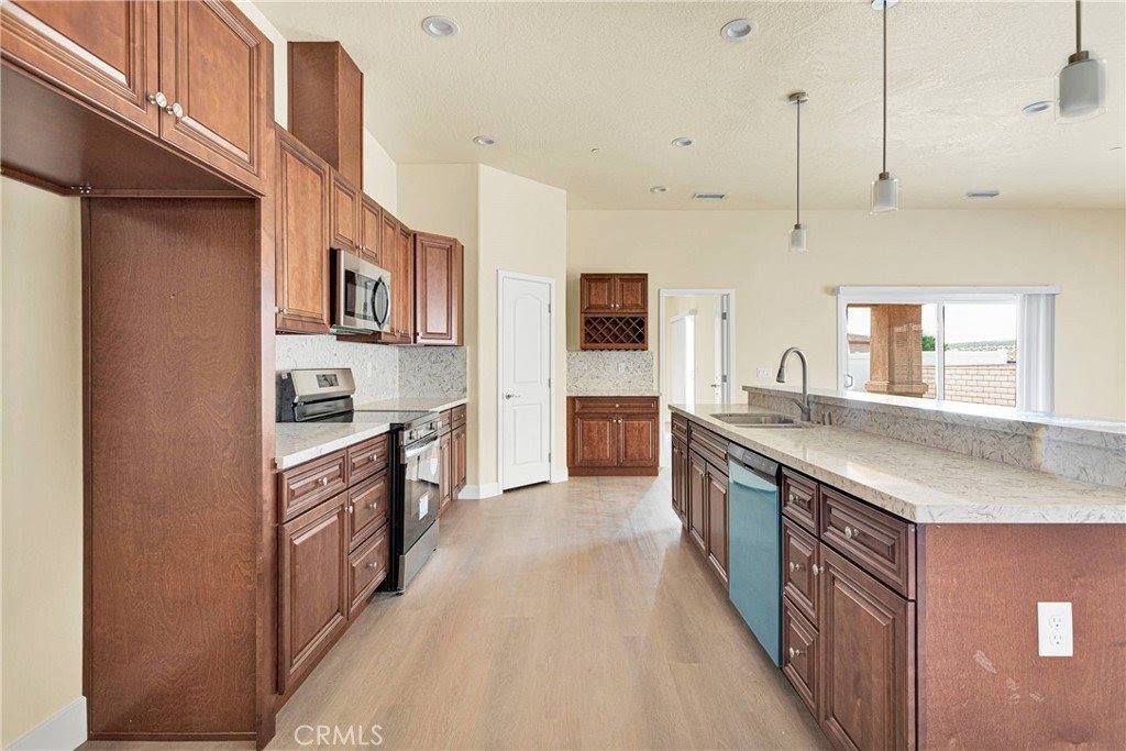 13851 Topmast Drive, Helendale, CA 92342