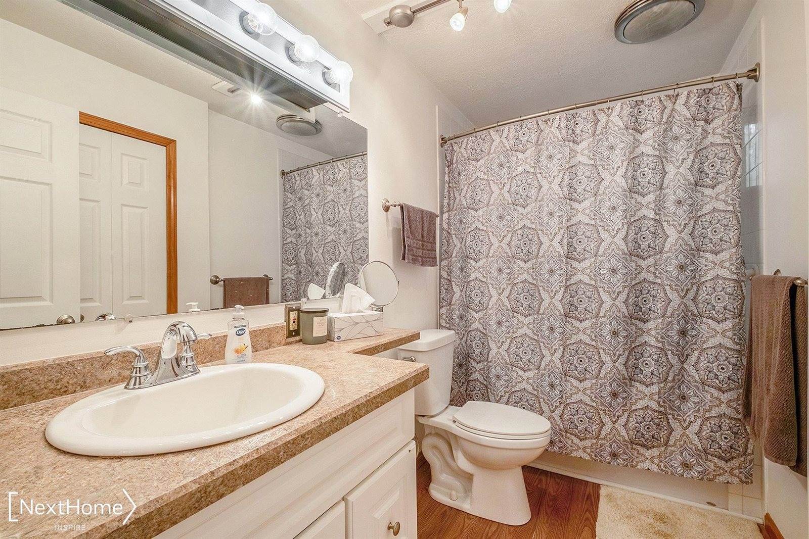 8122 Beecher Road, Flushing, MI 48433