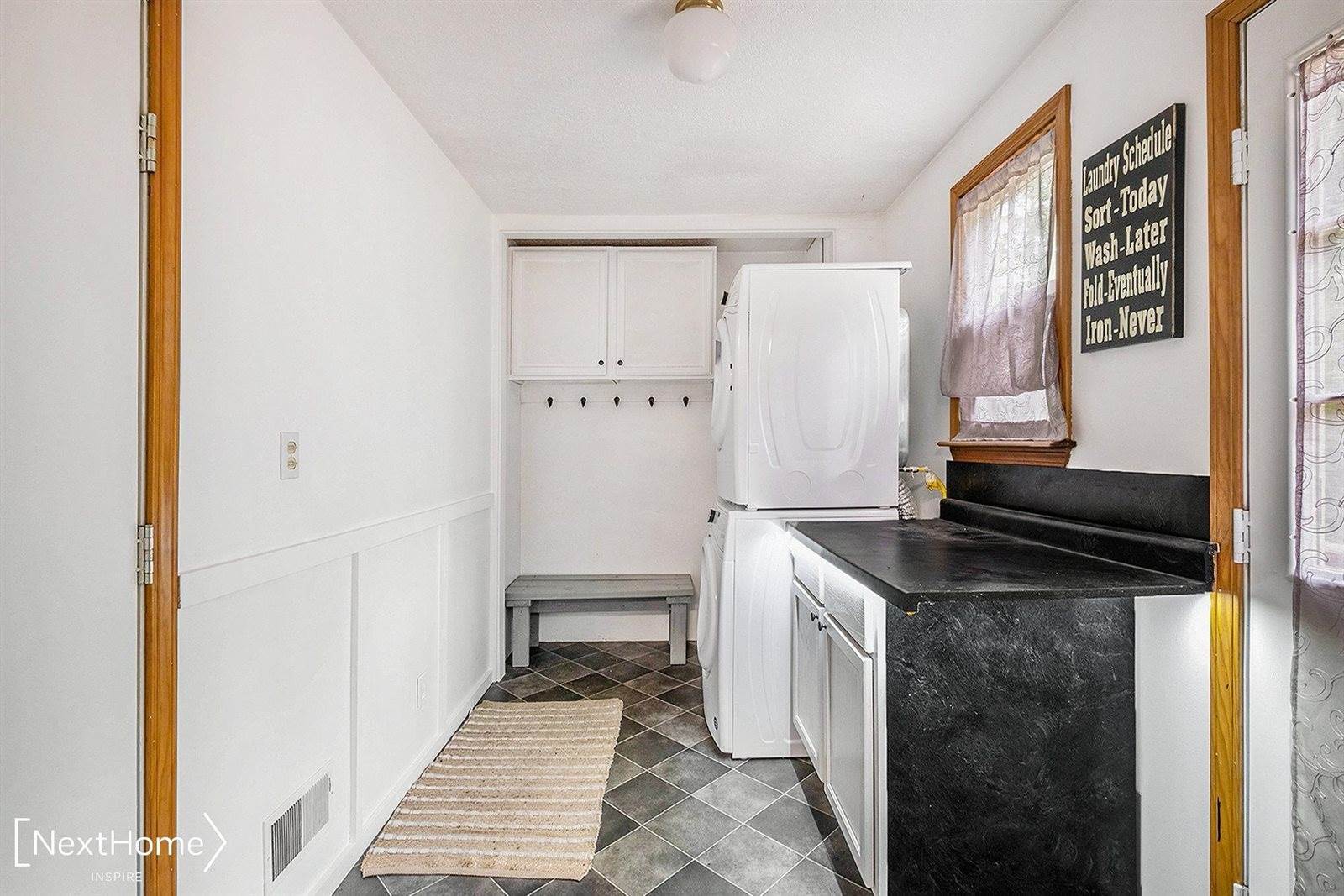 8122 Beecher Road, Flushing, MI 48433