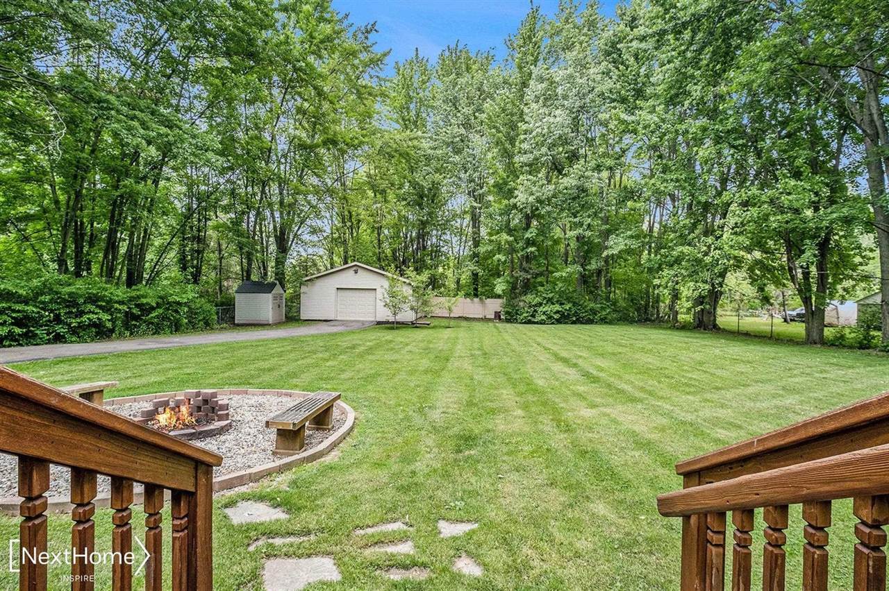 8122 Beecher Road, Flushing, MI 48433