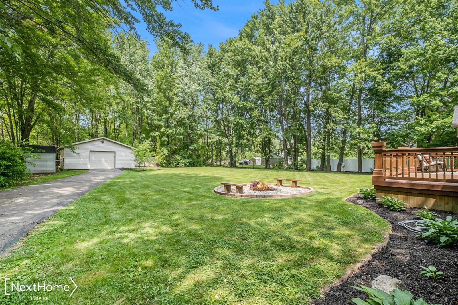 8122 Beecher Road, Flushing, MI 48433