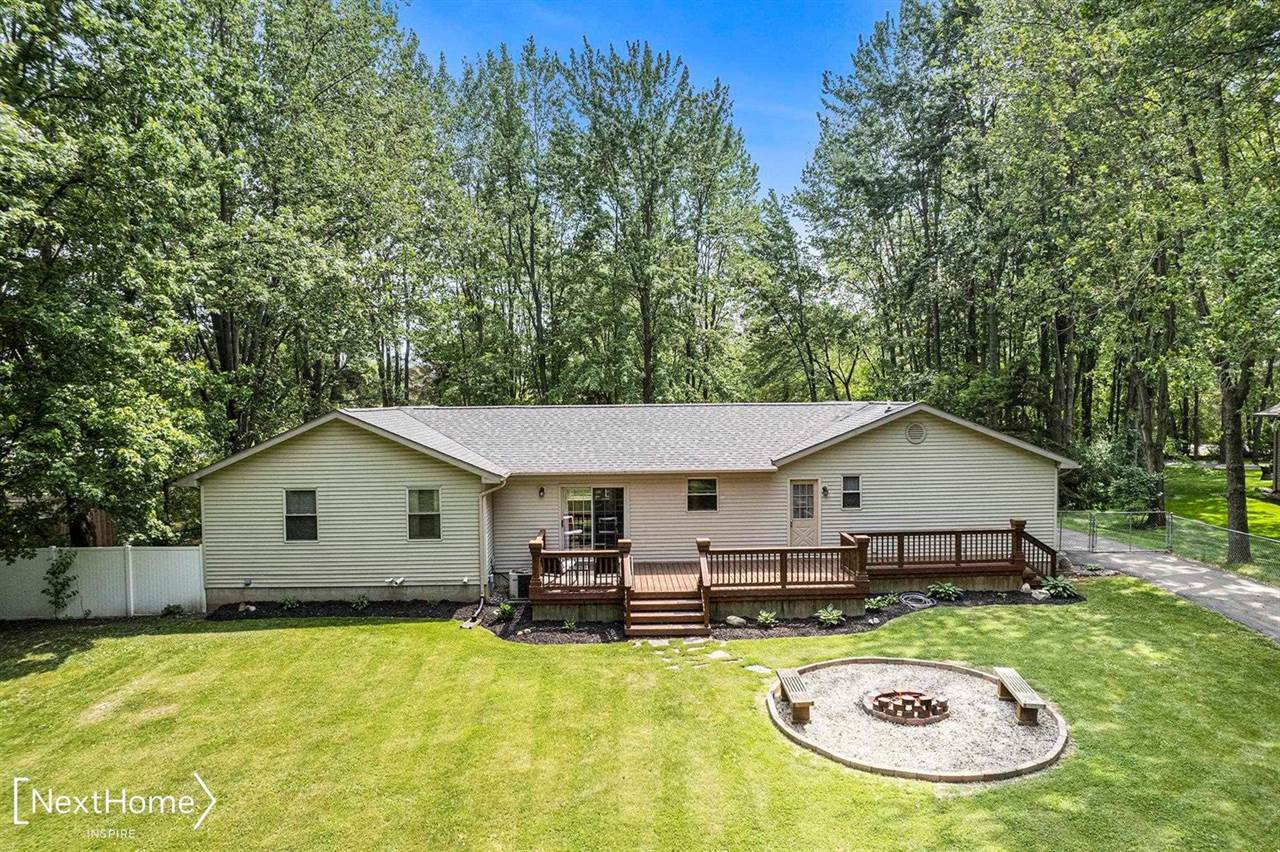 8122 Beecher Road, Flushing, MI 48433