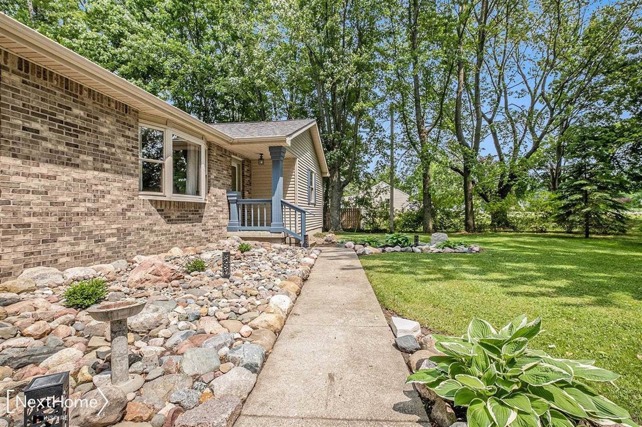 8122 Beecher Road, Flushing, MI 48433